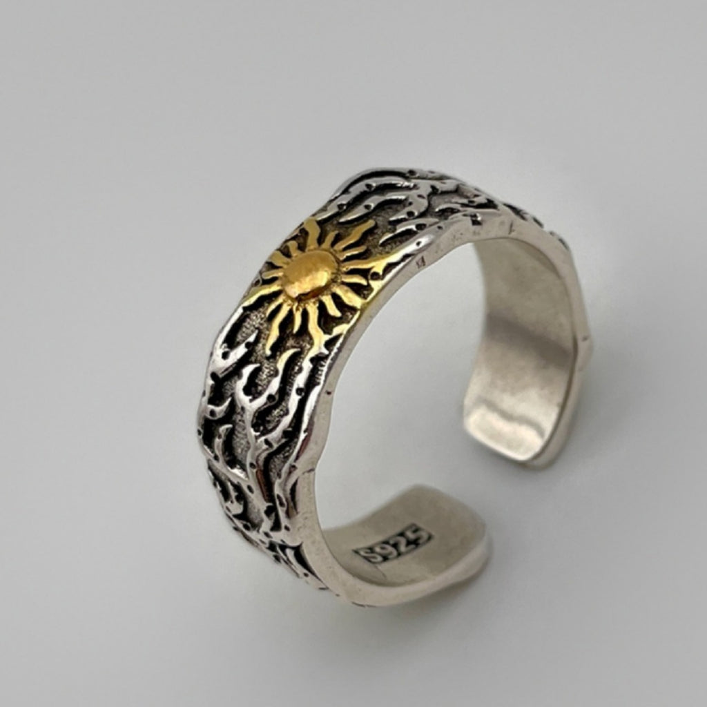 Vintage Sun-Shaped Silver Ring